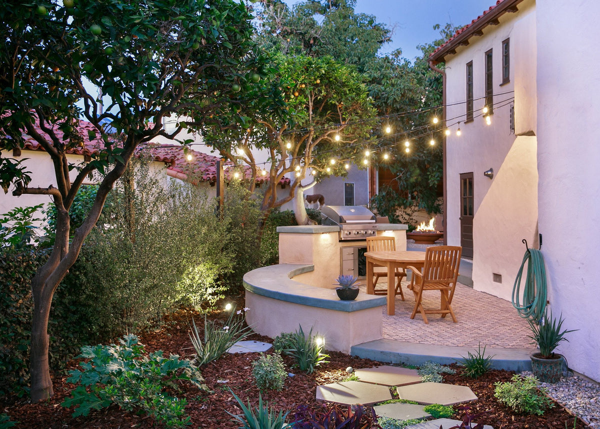 Garden patio with Arabesque 8C floor