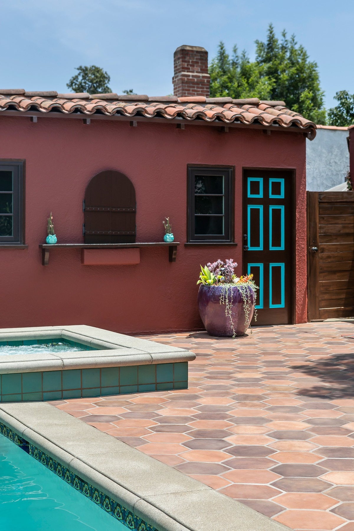 Deck running to the pool house