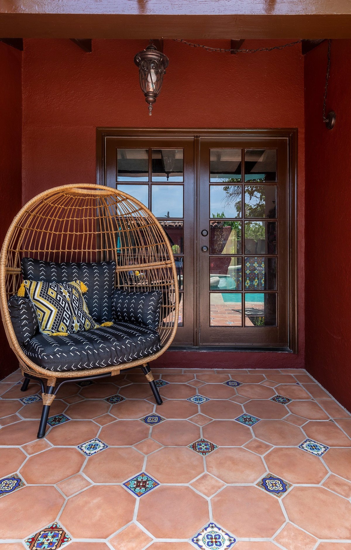 Covered porch in 12-inch Octagon
