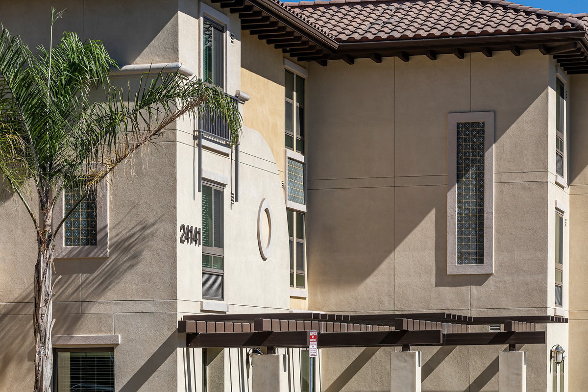 Vertical deco inlays on the facade