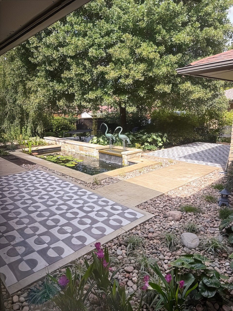 Garden path in gray and brown