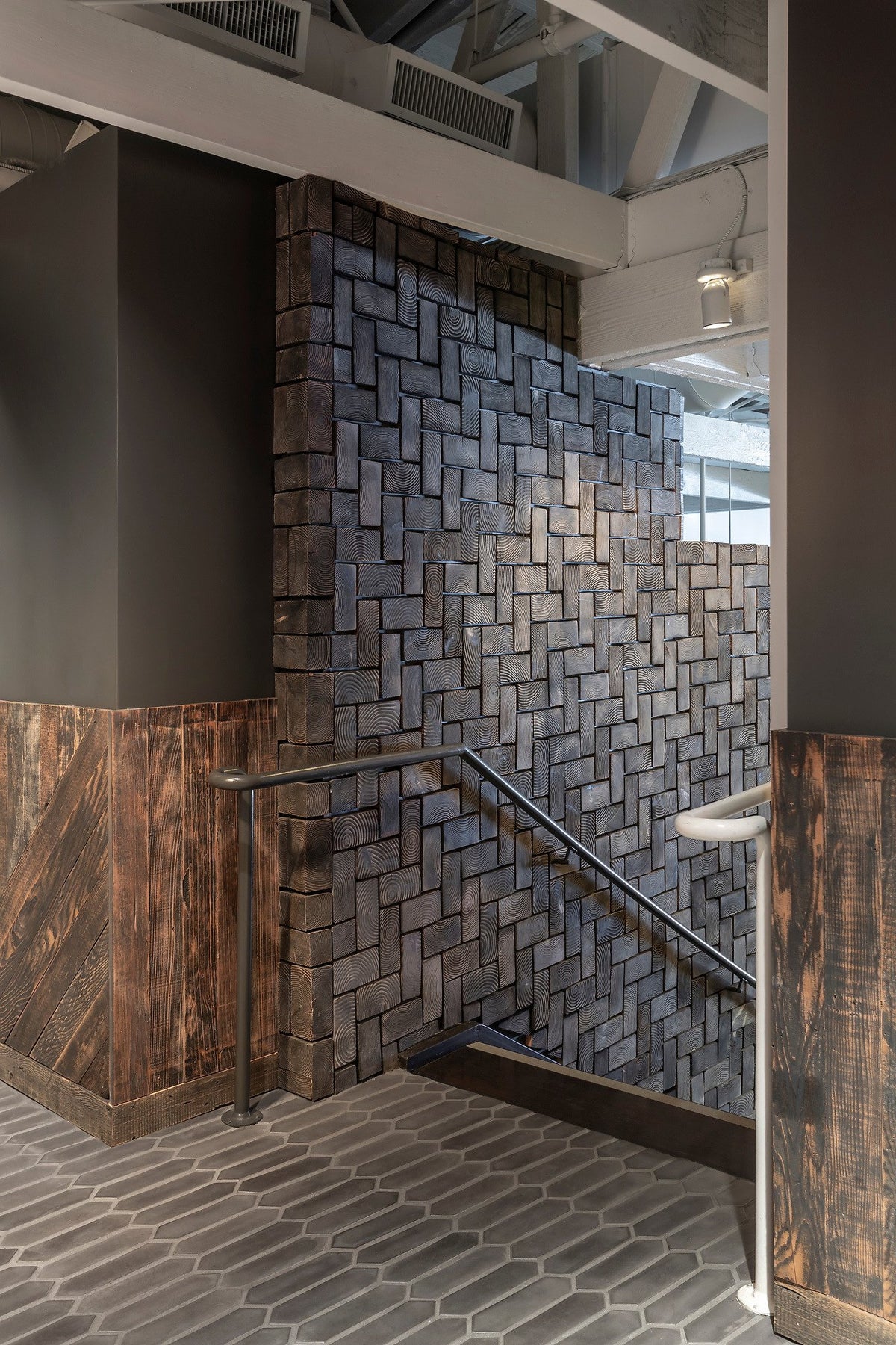 Stair landing with Picket floor
