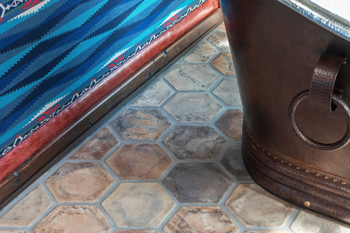 Hexagon floor at the tub base