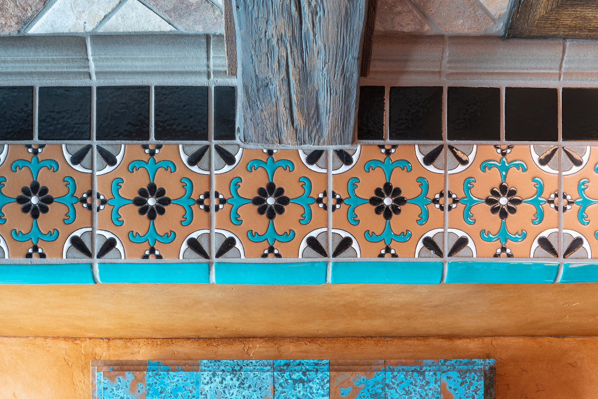 Hand-painted deco border detail