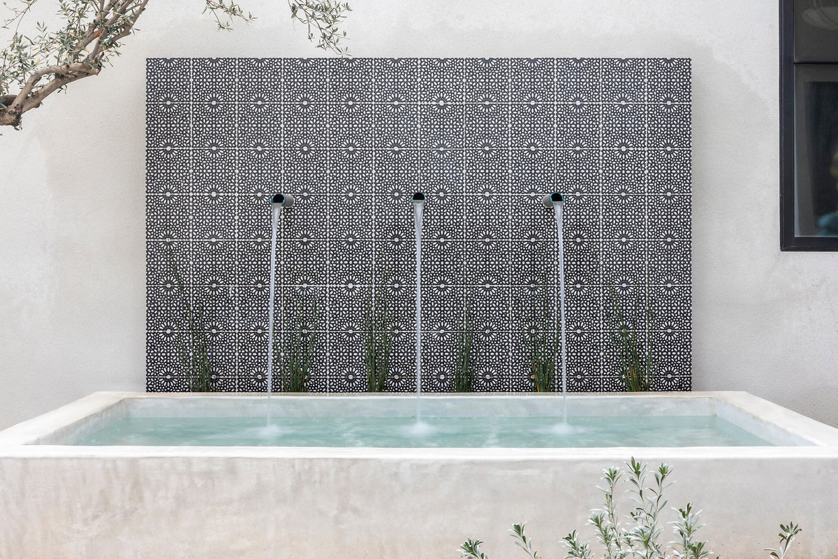 Three spouts on the deco wall