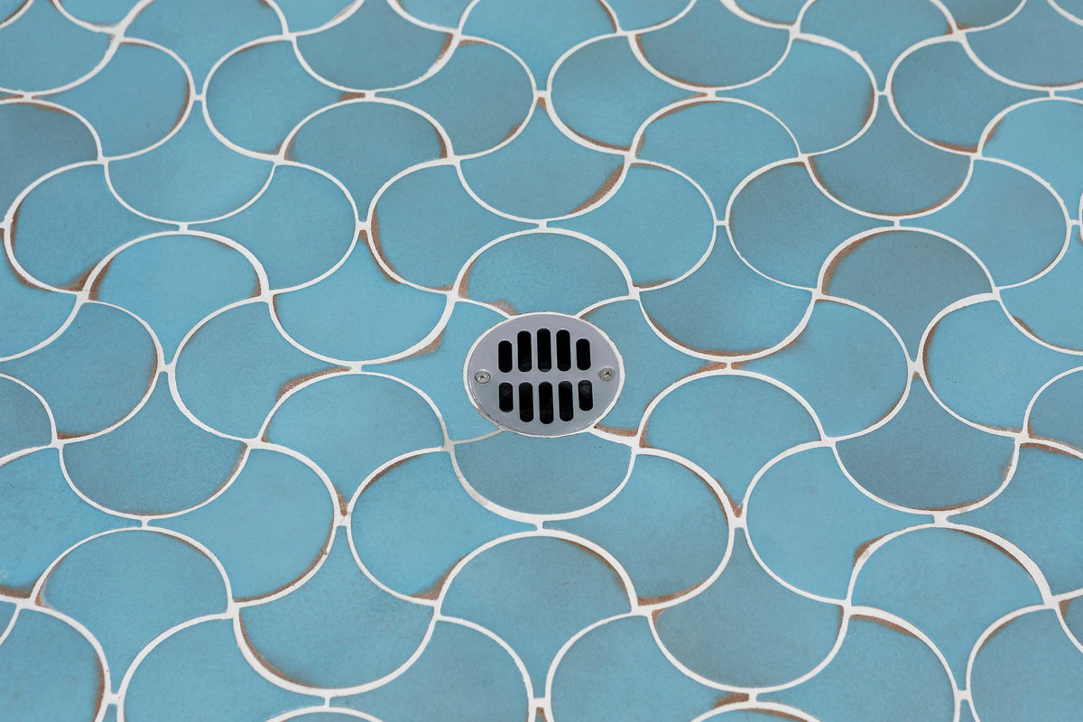 Studio Conche around the drain