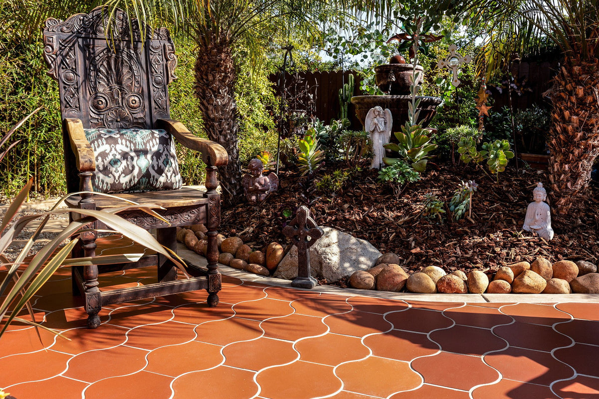 Pata Grande patio with garden seating