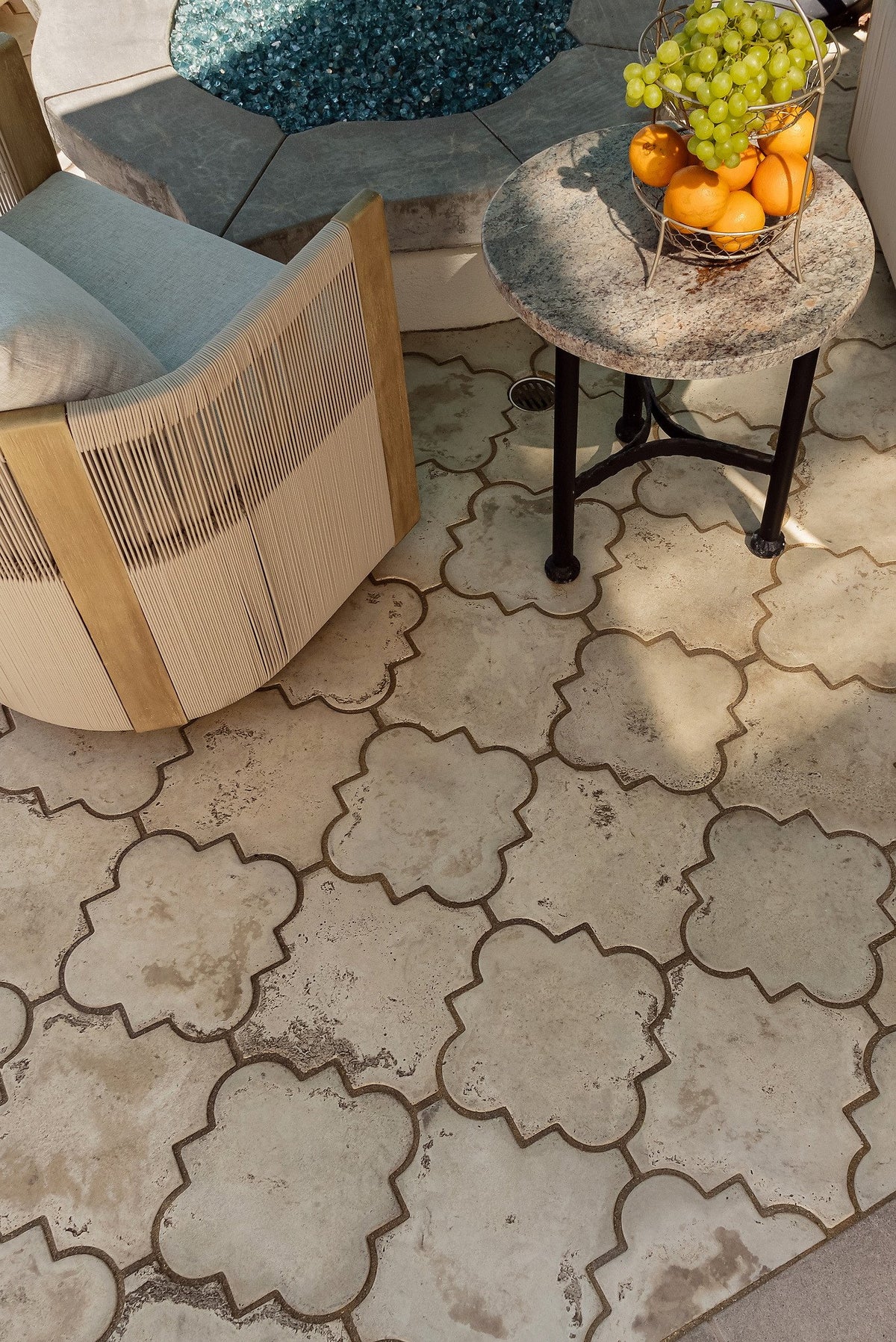 Arabesque 8C paver close-up