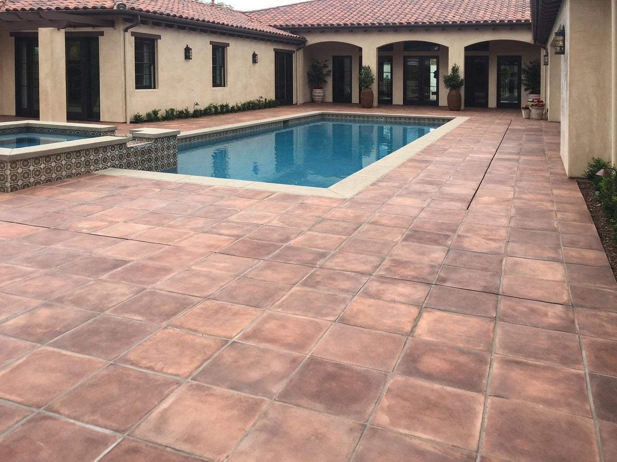 Pool deck in Cotto Dark Artillo squares