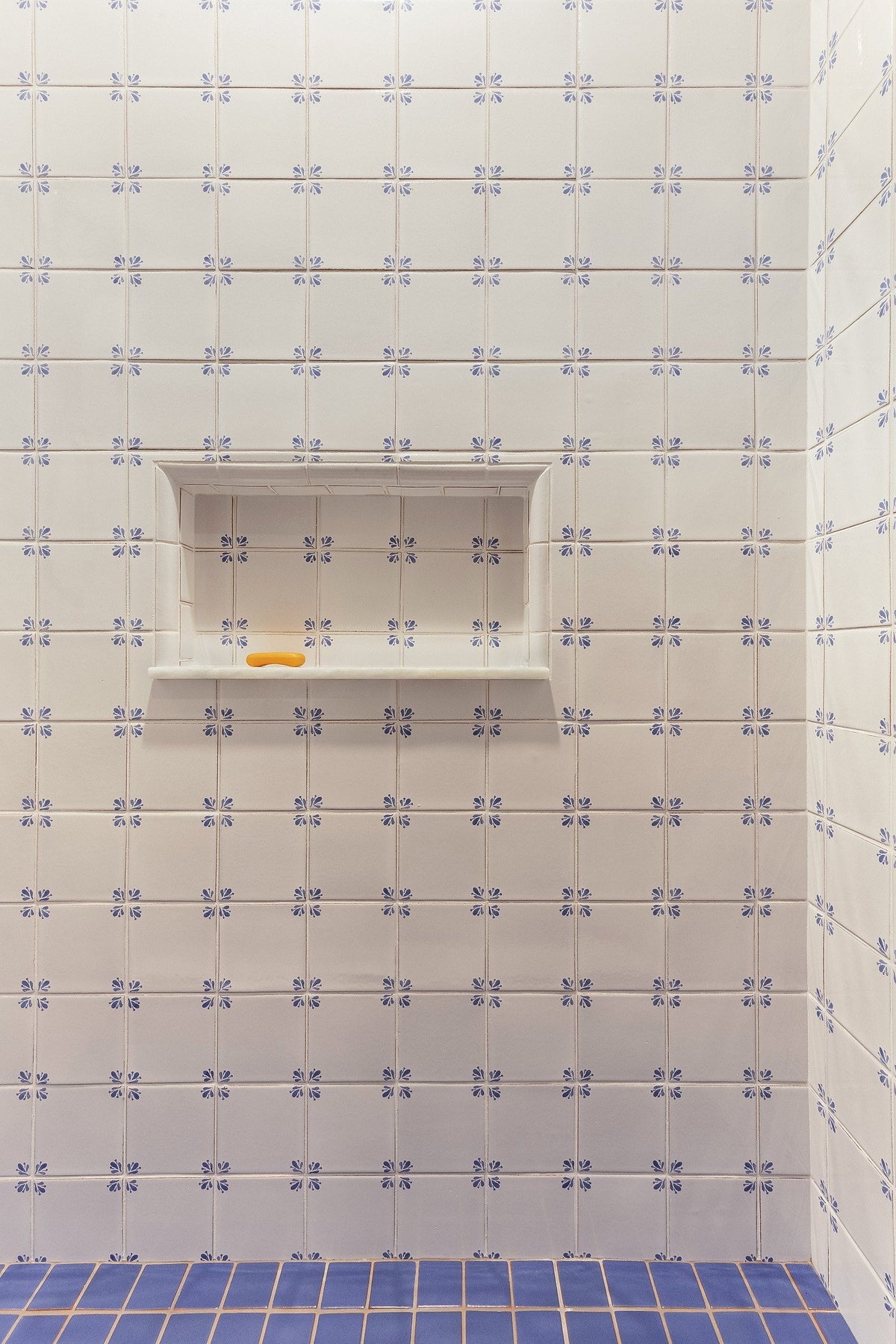 Deco tile shower wall