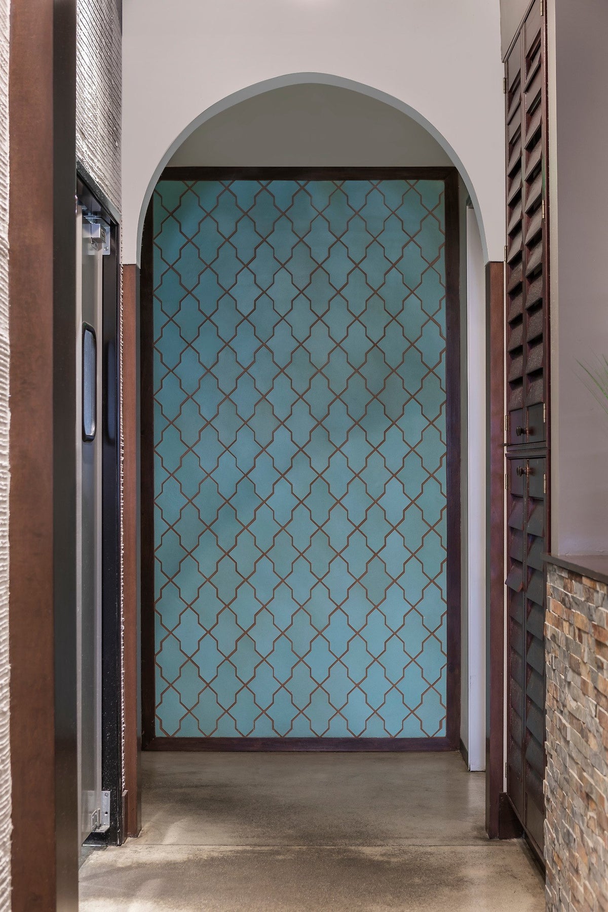 Arched hallway in Turquoise Arabesque