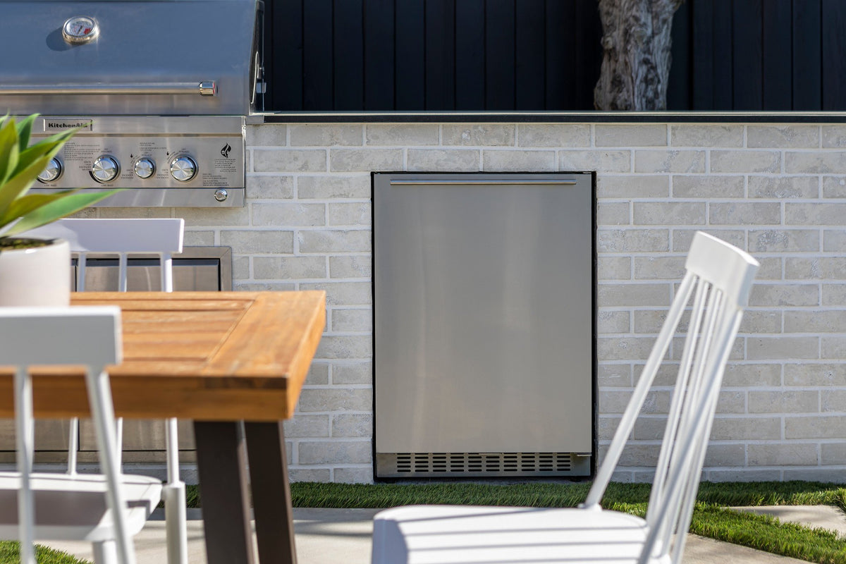 Outdoor kitchen clad in brick