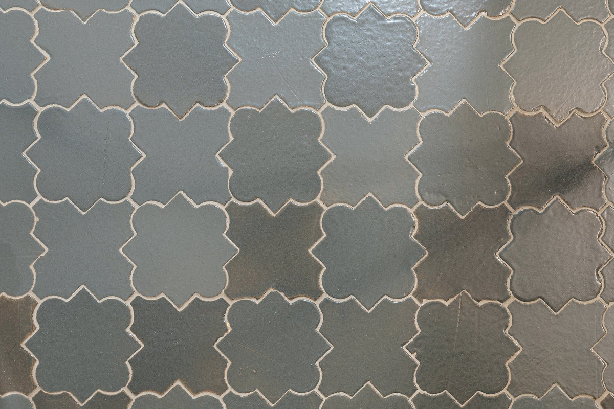 Close-up of glazed Arabesque 8C