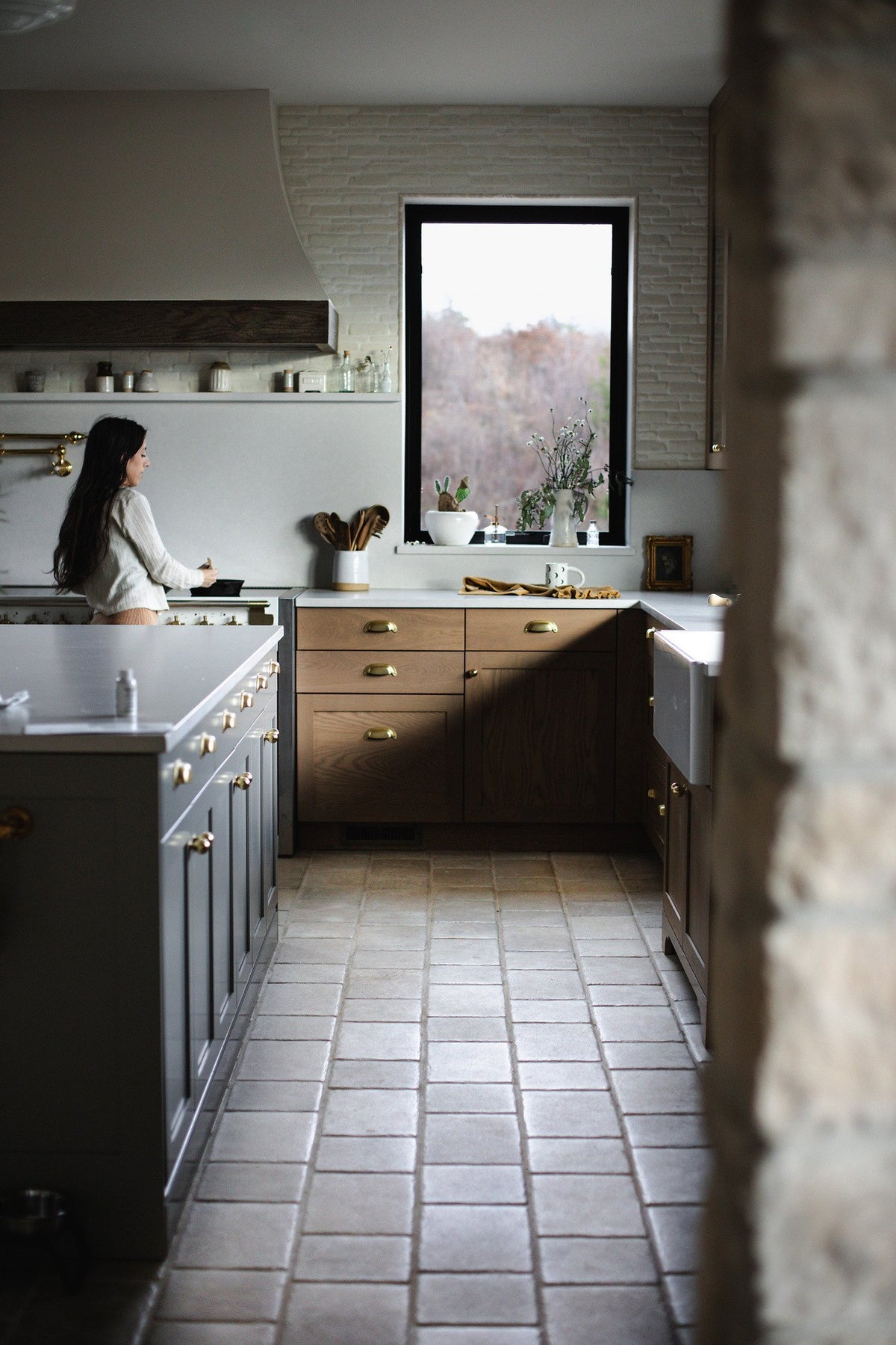 Range wall and Kronos Crema floor