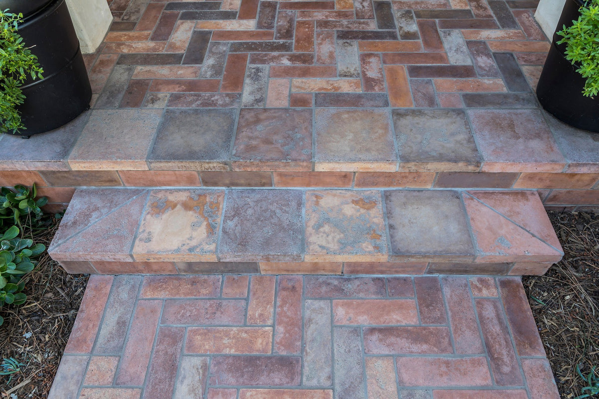 Entry steps with square tread tiles