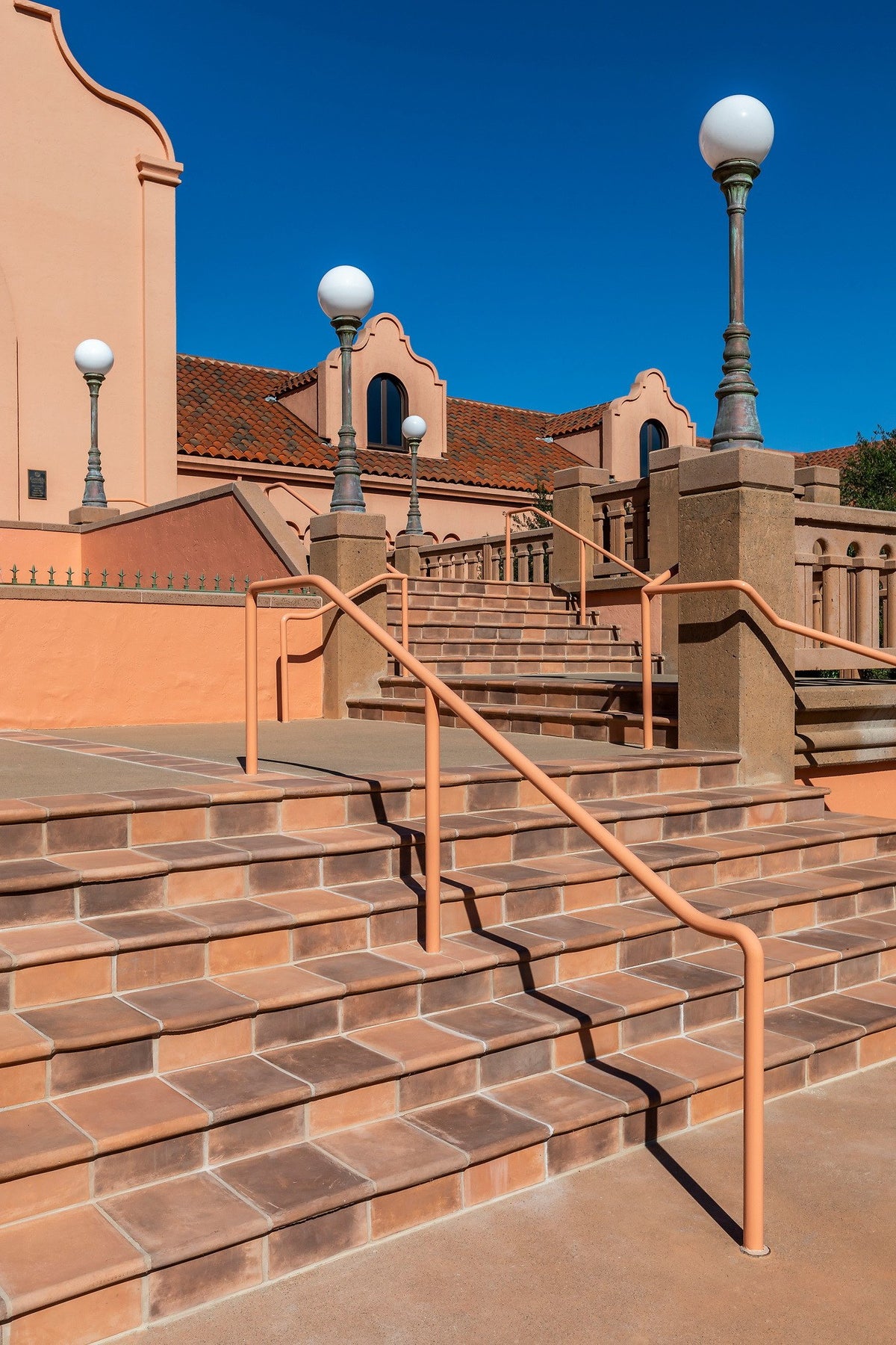 Stair flight beside the balustrade