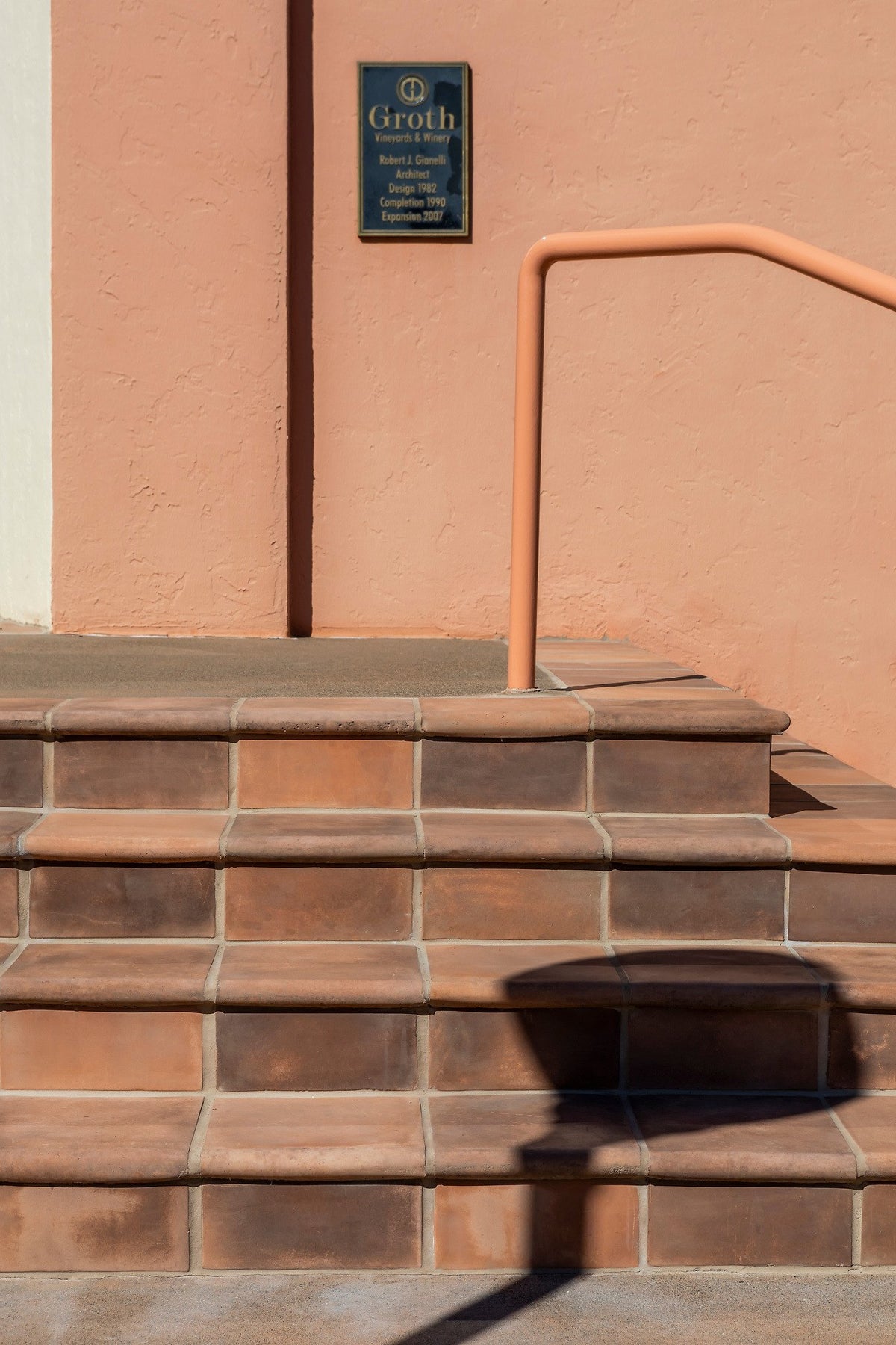 Corner steps at the building base