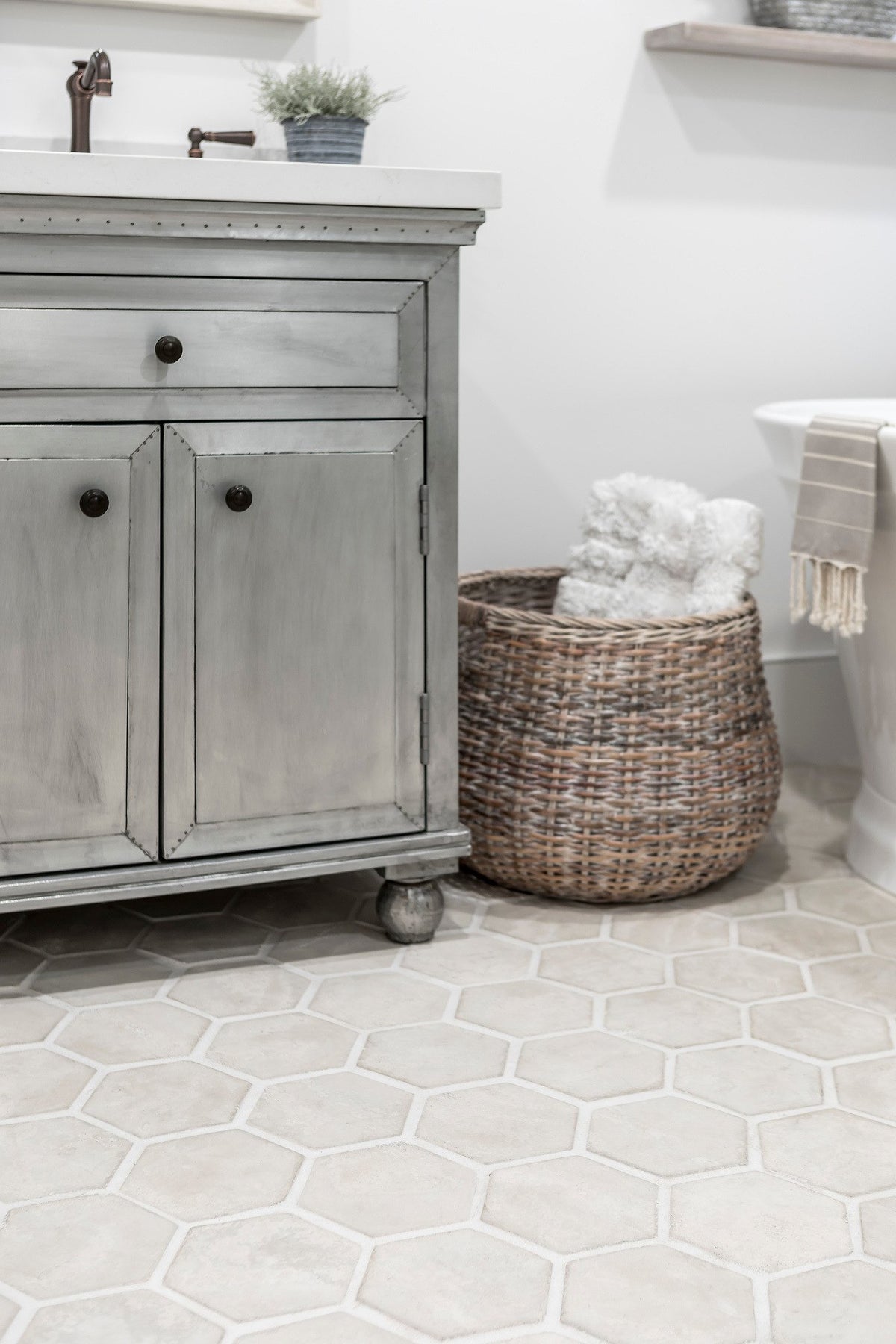 Vanity corner and hex floor detail