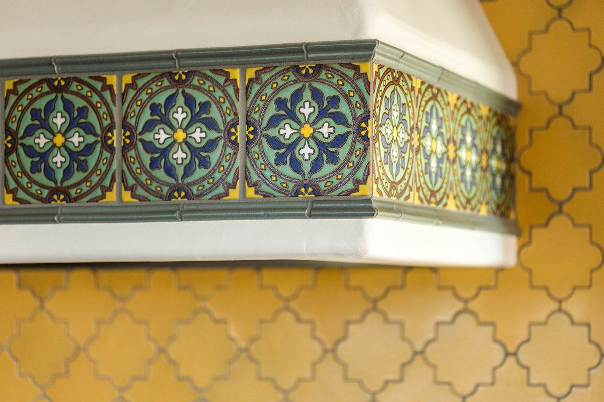 Handpainted deco band on the hood