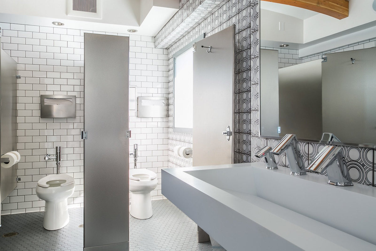 Sink wall with Rings tile band