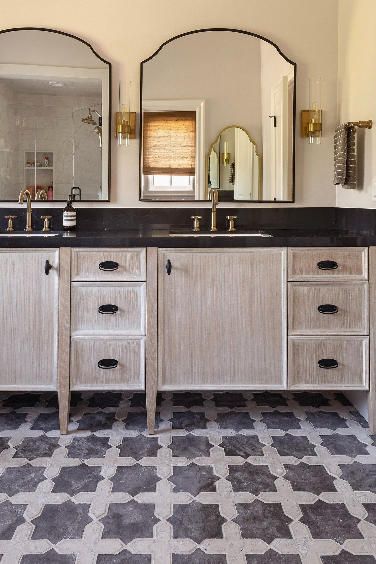 Vanity wall and Arabesque 2C floor