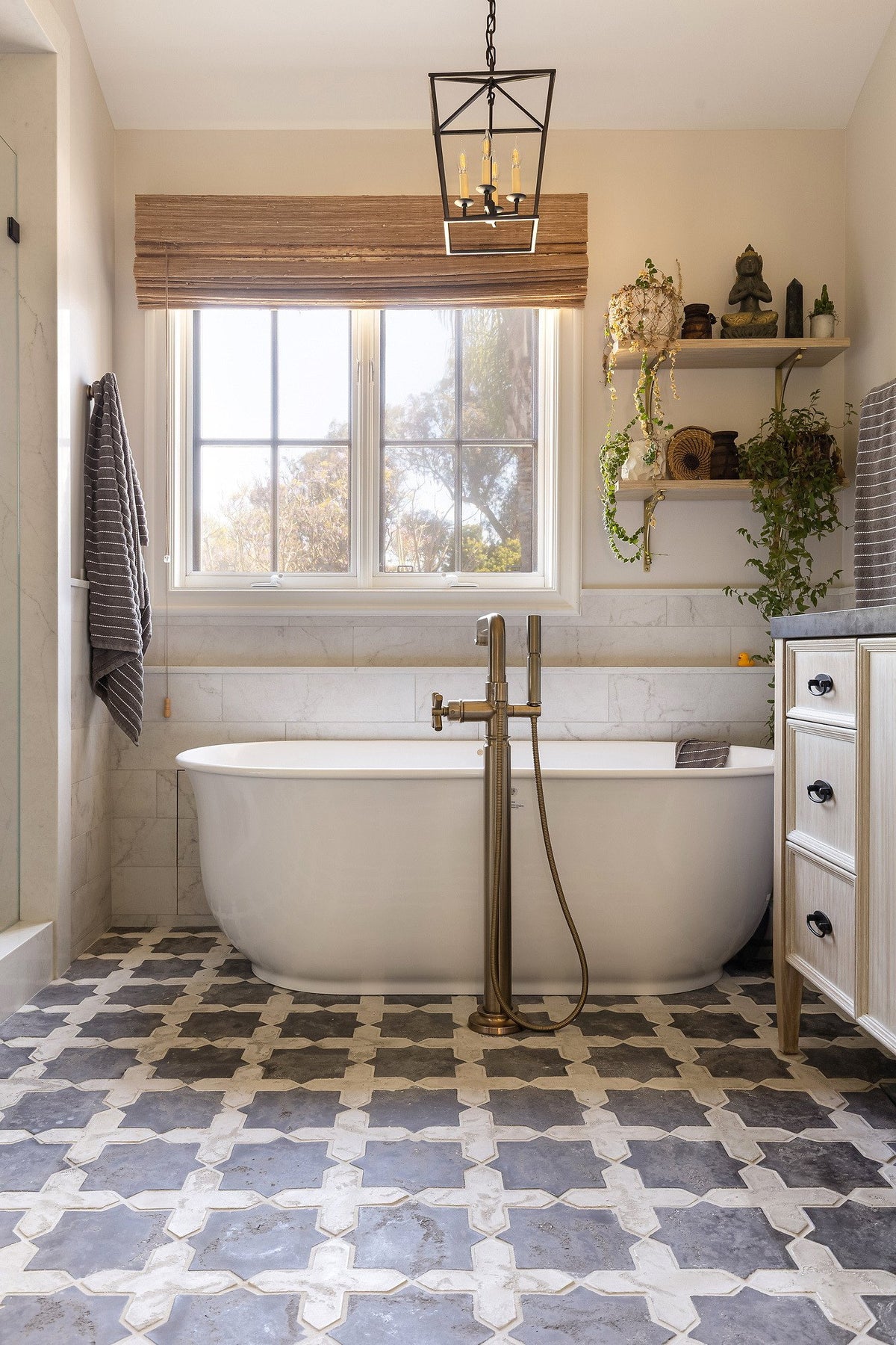 Freestanding tub on the 2C floor
