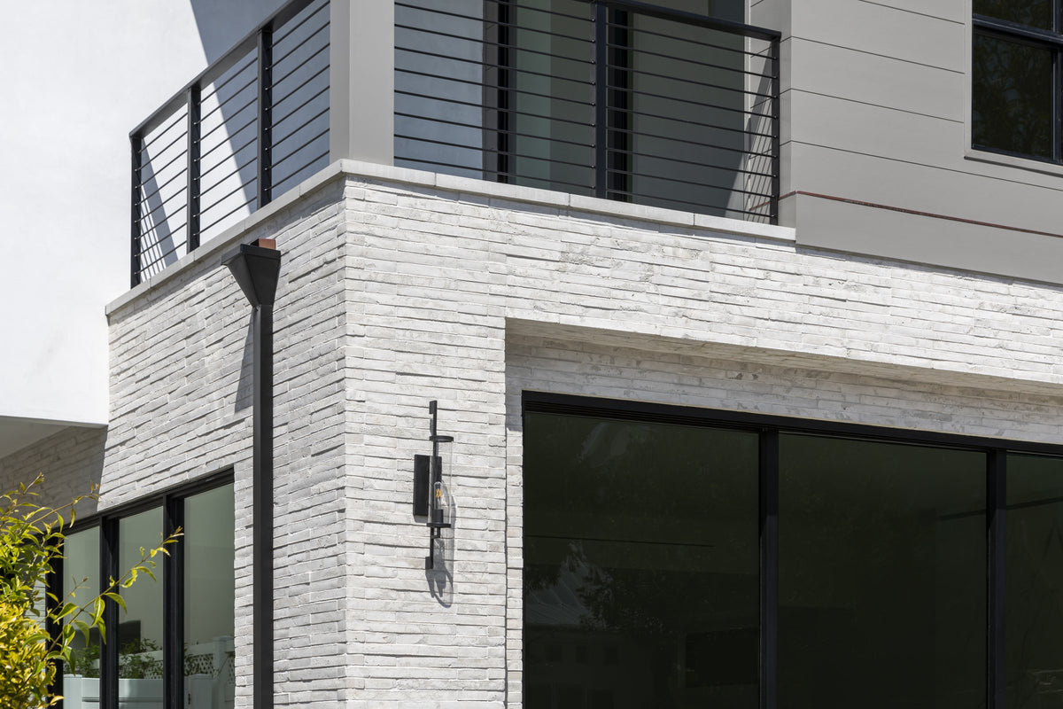 Brick wrapping the upper corner