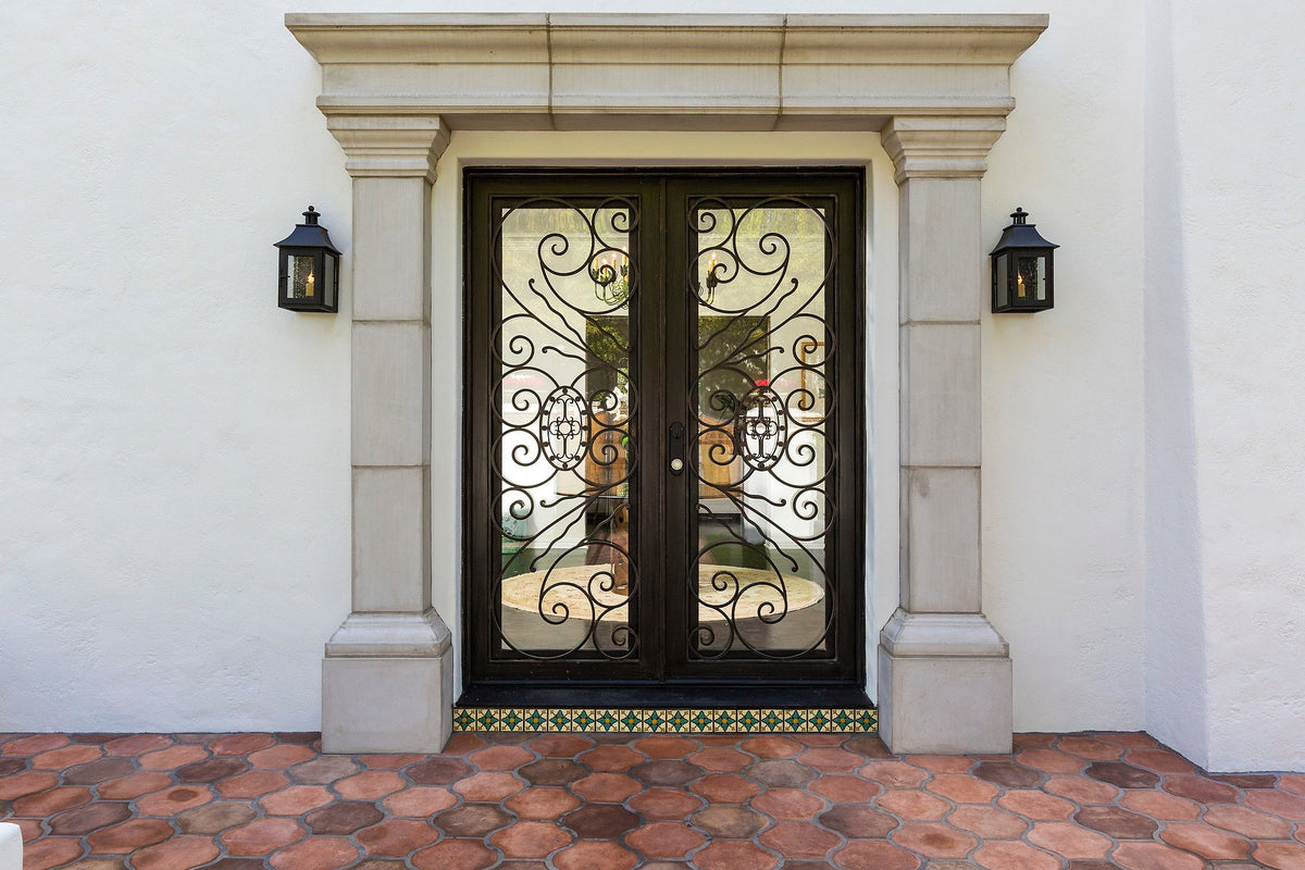 Front door landing in Josie Blend