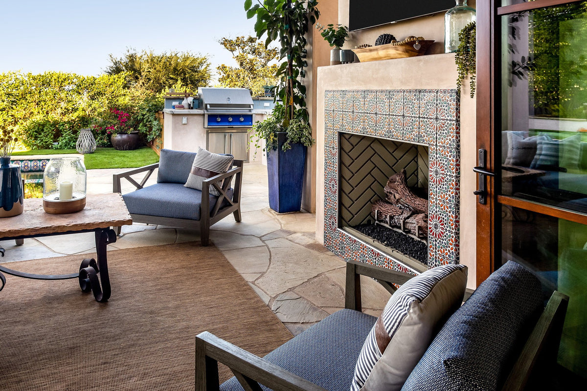 Deco surround and garden view