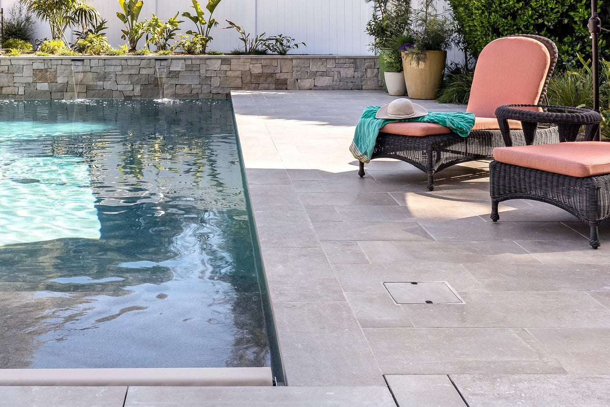 Pool corner with porcelain decking