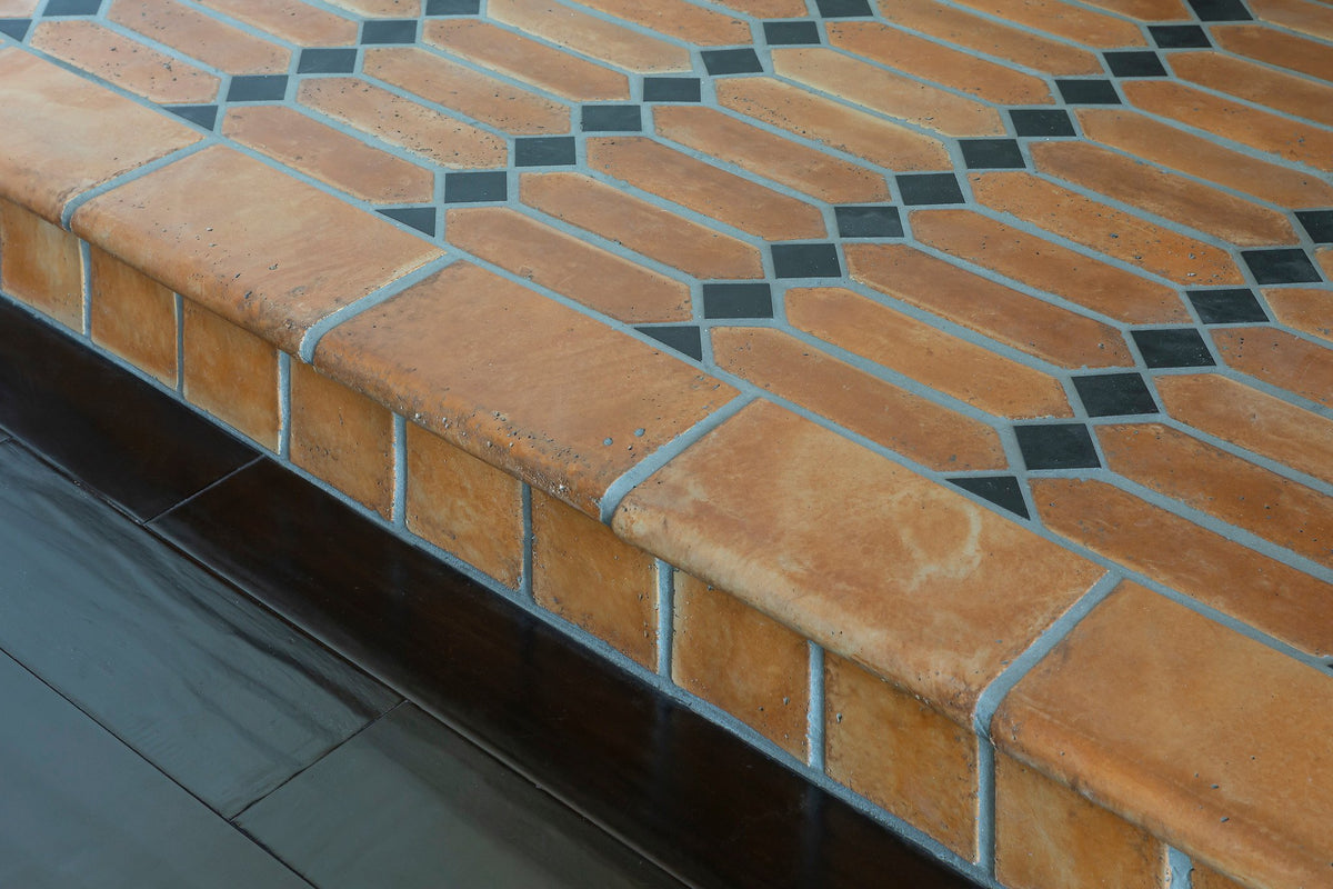 Bullnose edge of the raised floor