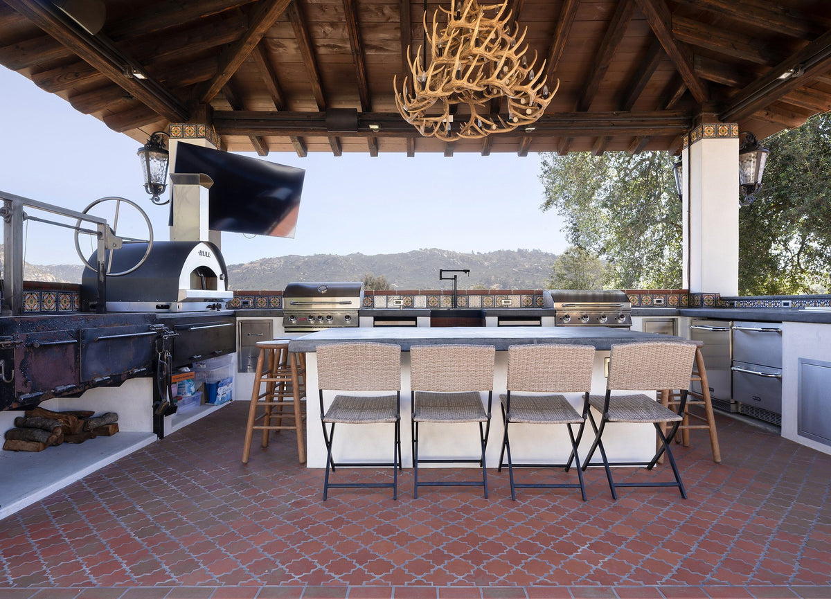 Outdoor kitchen on Arabesque 8C