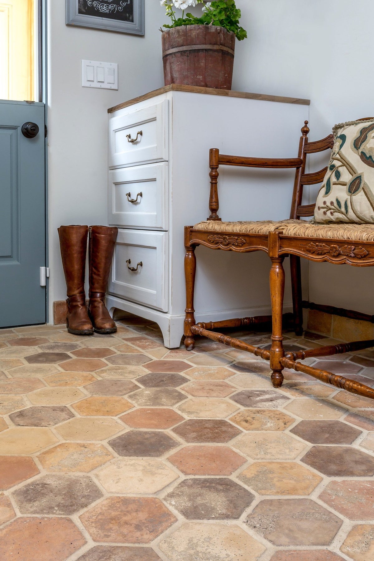 Bench corner on Artillo Hexagon