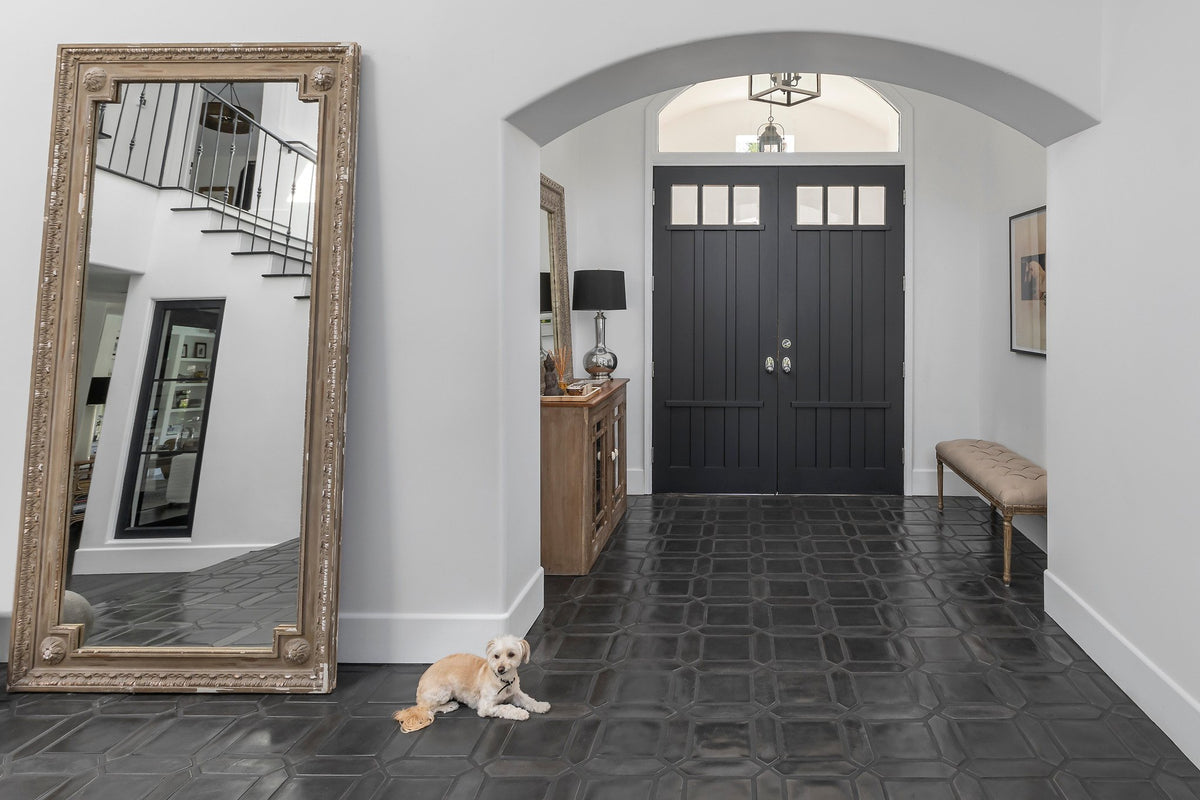 Entry hall in Charcoal Picket set