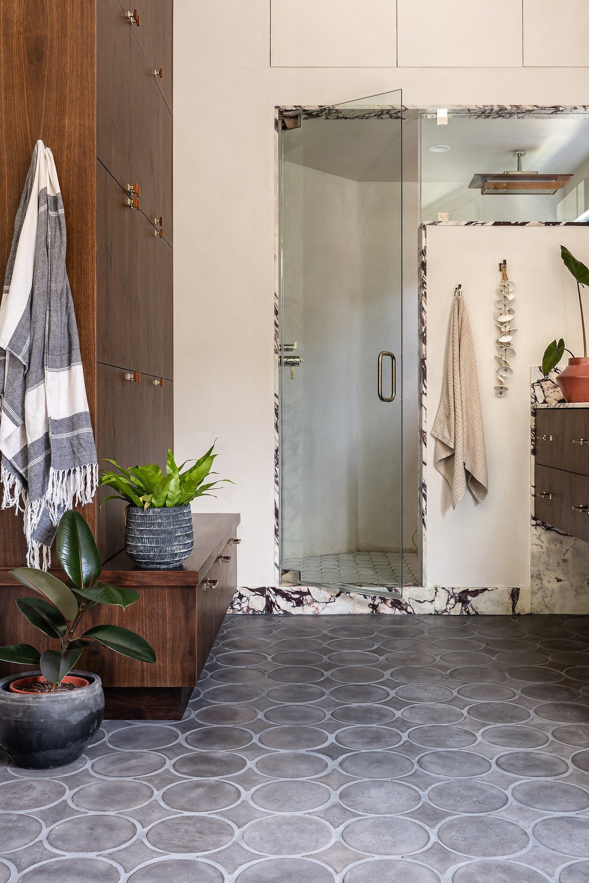 Shower entry and Big 9A floor