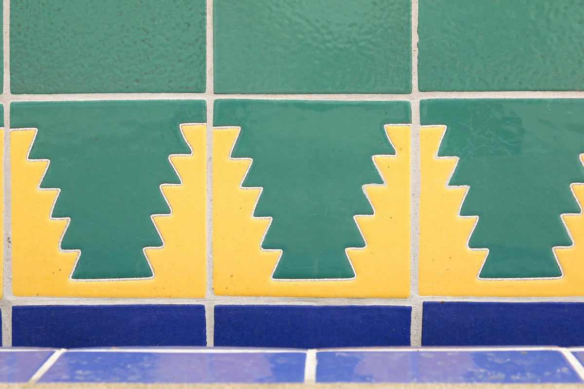 Kale and yellow zigzag border detail
