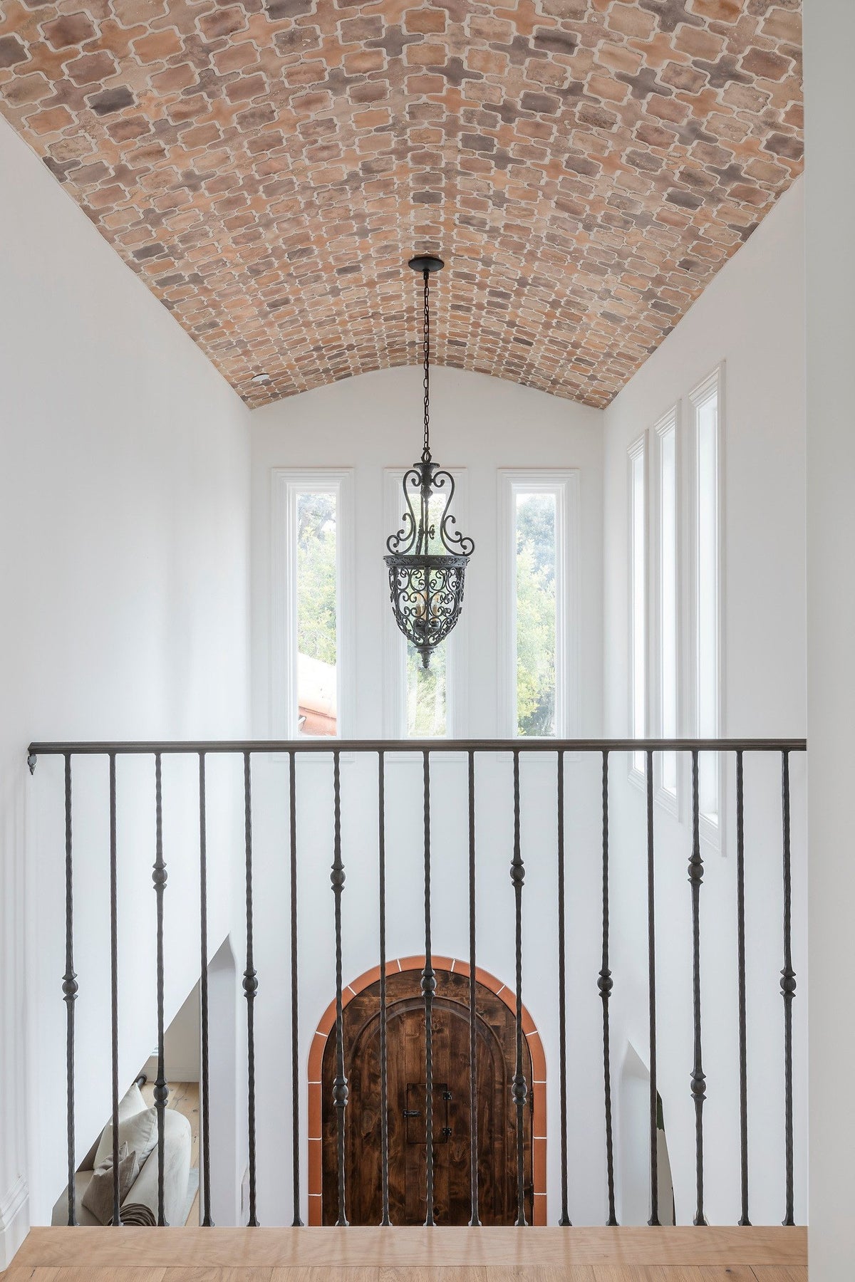 Vaulted entry ceiling in 11A