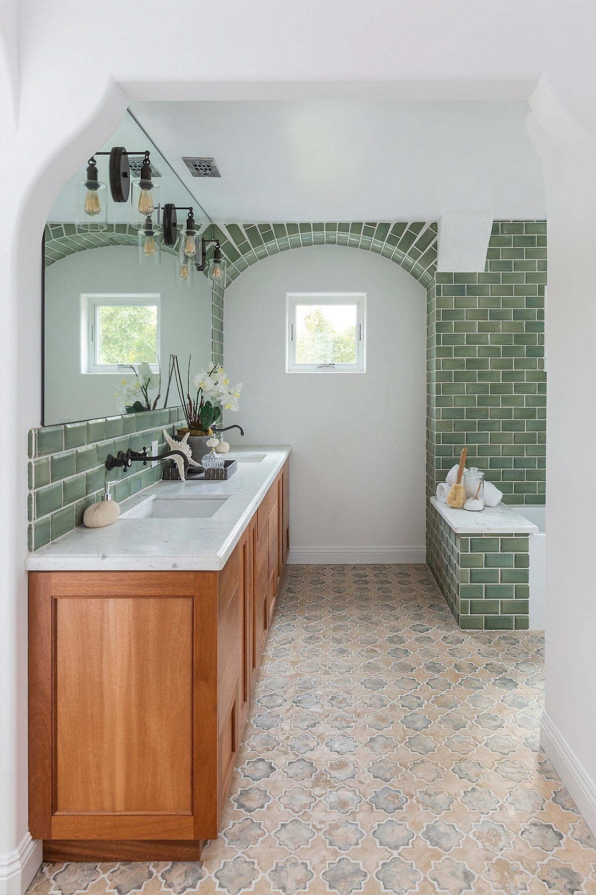 Bathroom with 8C Winslet floor