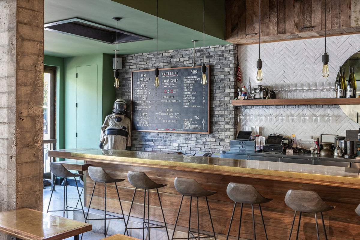Bar wall in Antik Gray brick