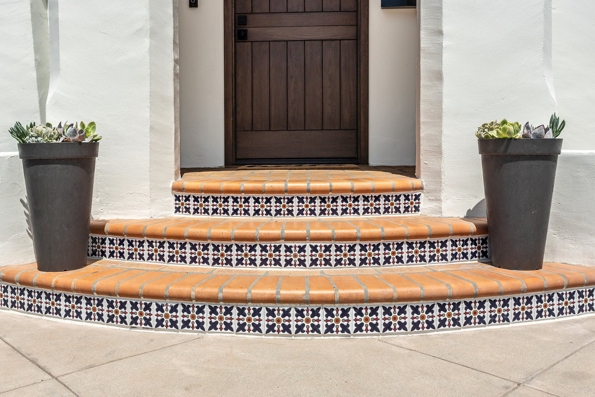 Entry steps with deco risers