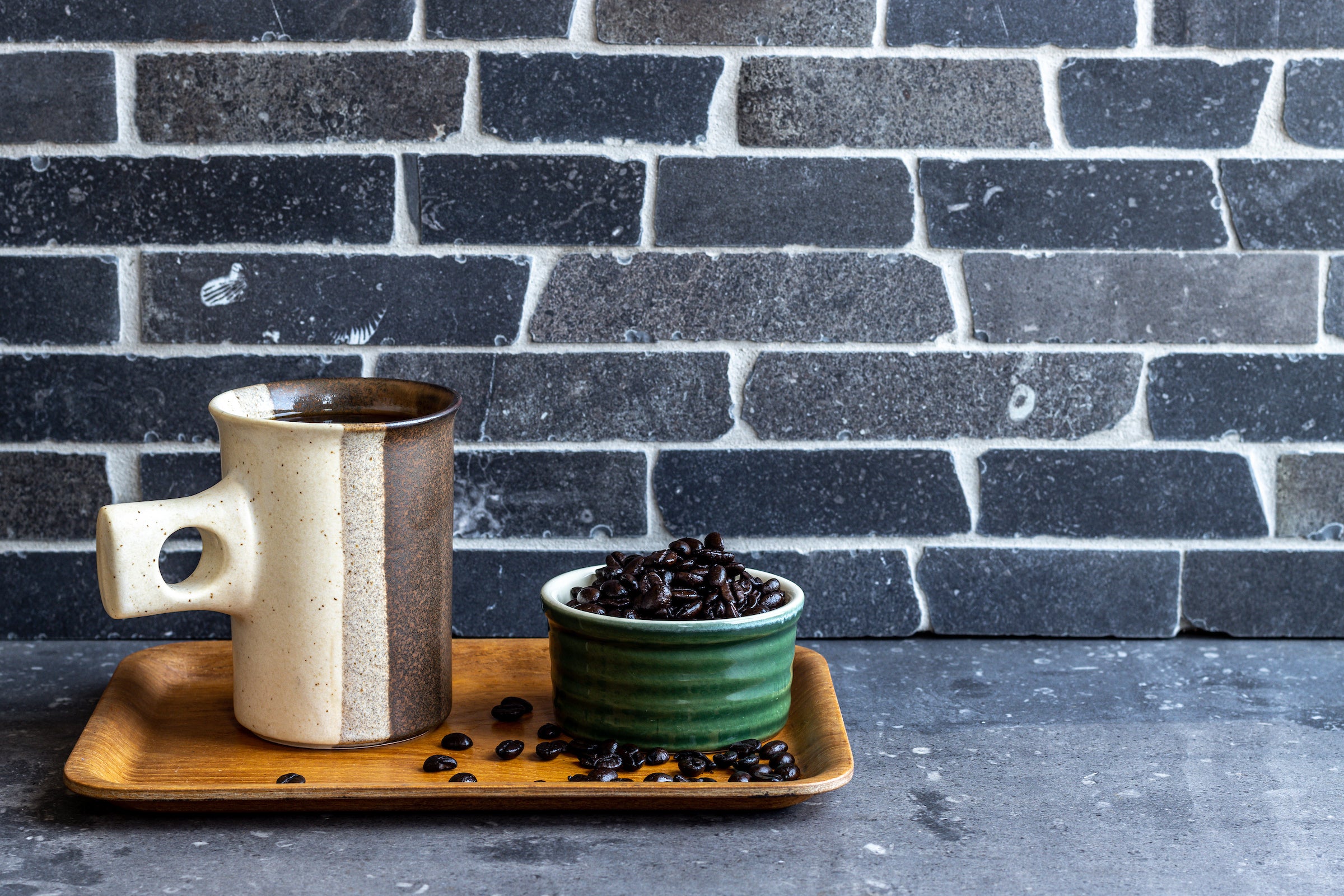 ARTO curated porcelain in Murotto Nero