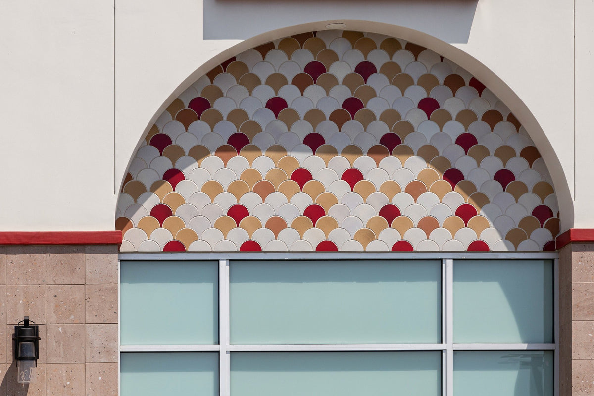 Conche tile filling the arch