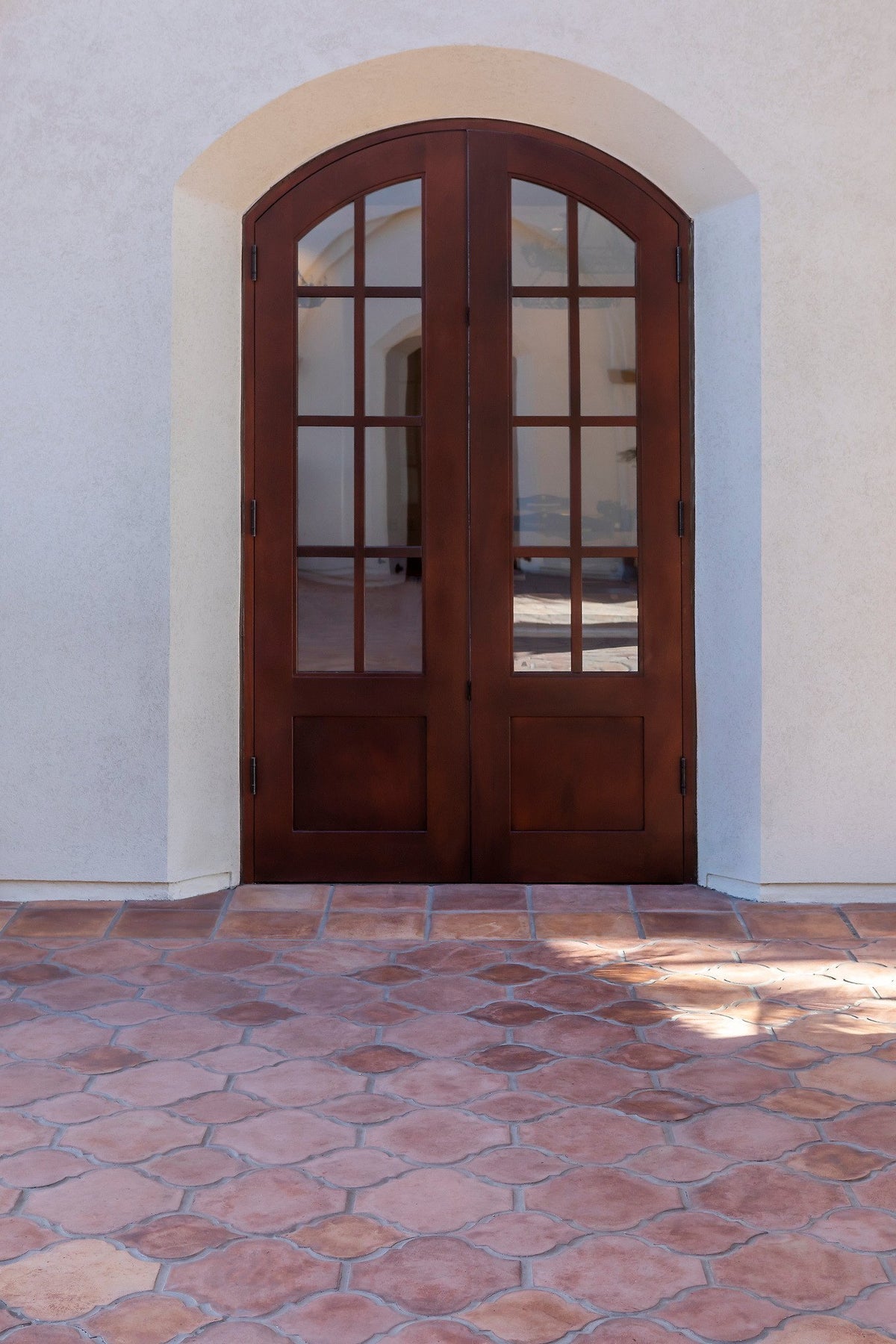 Arched door over Arabesque 5B tile