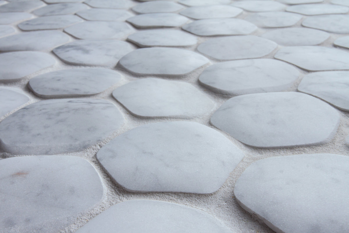 Hexagon Timeworn Mesh Carrara