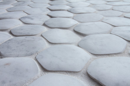 Hexagon Timeworn Mesh Carrara