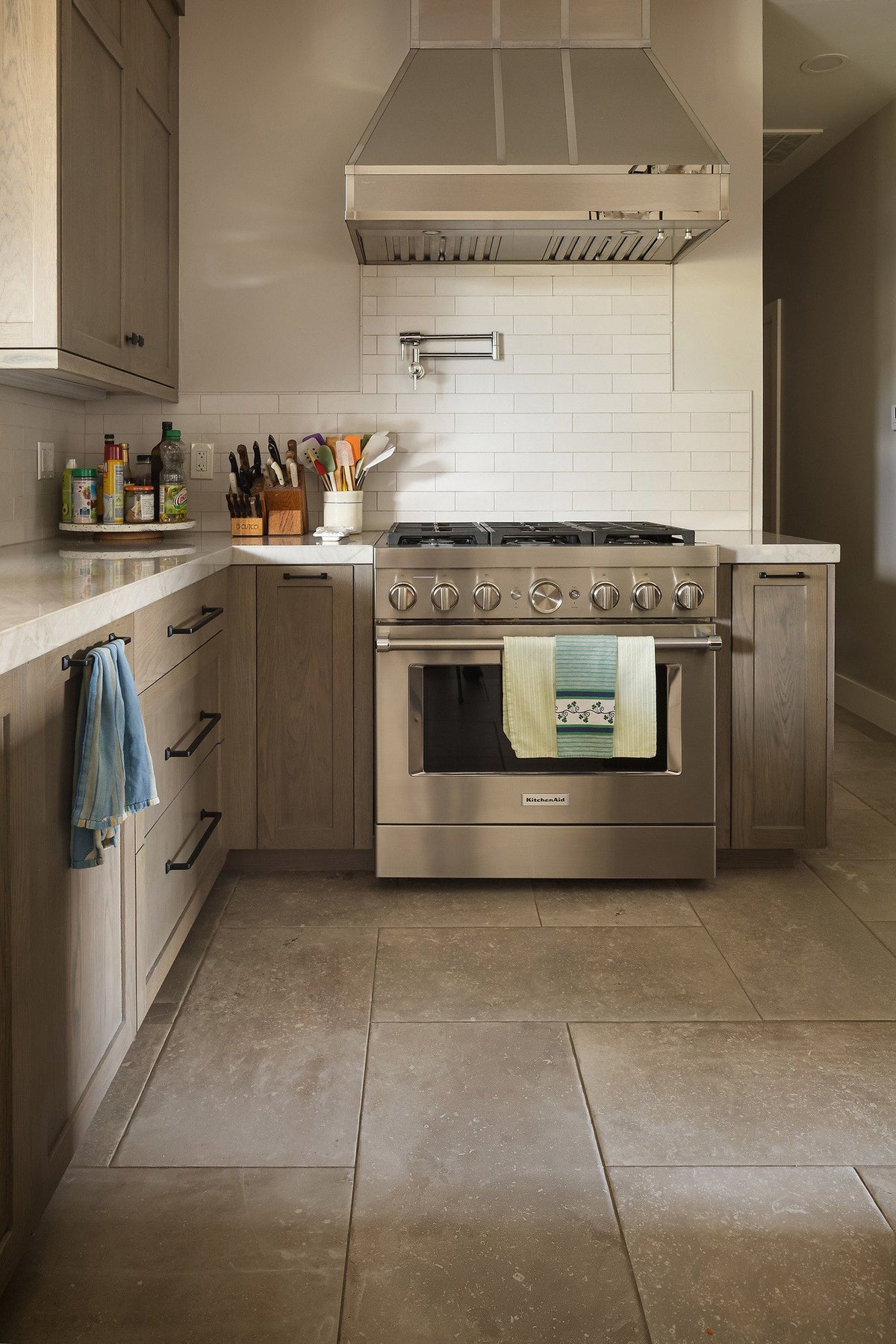Range wall above the porcelain floor