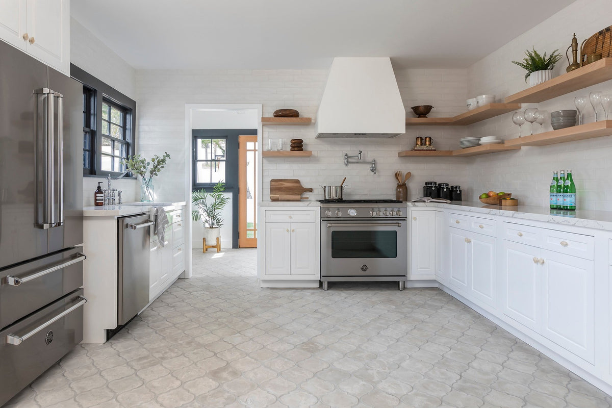 Kitchen with Arabesque 5A floor