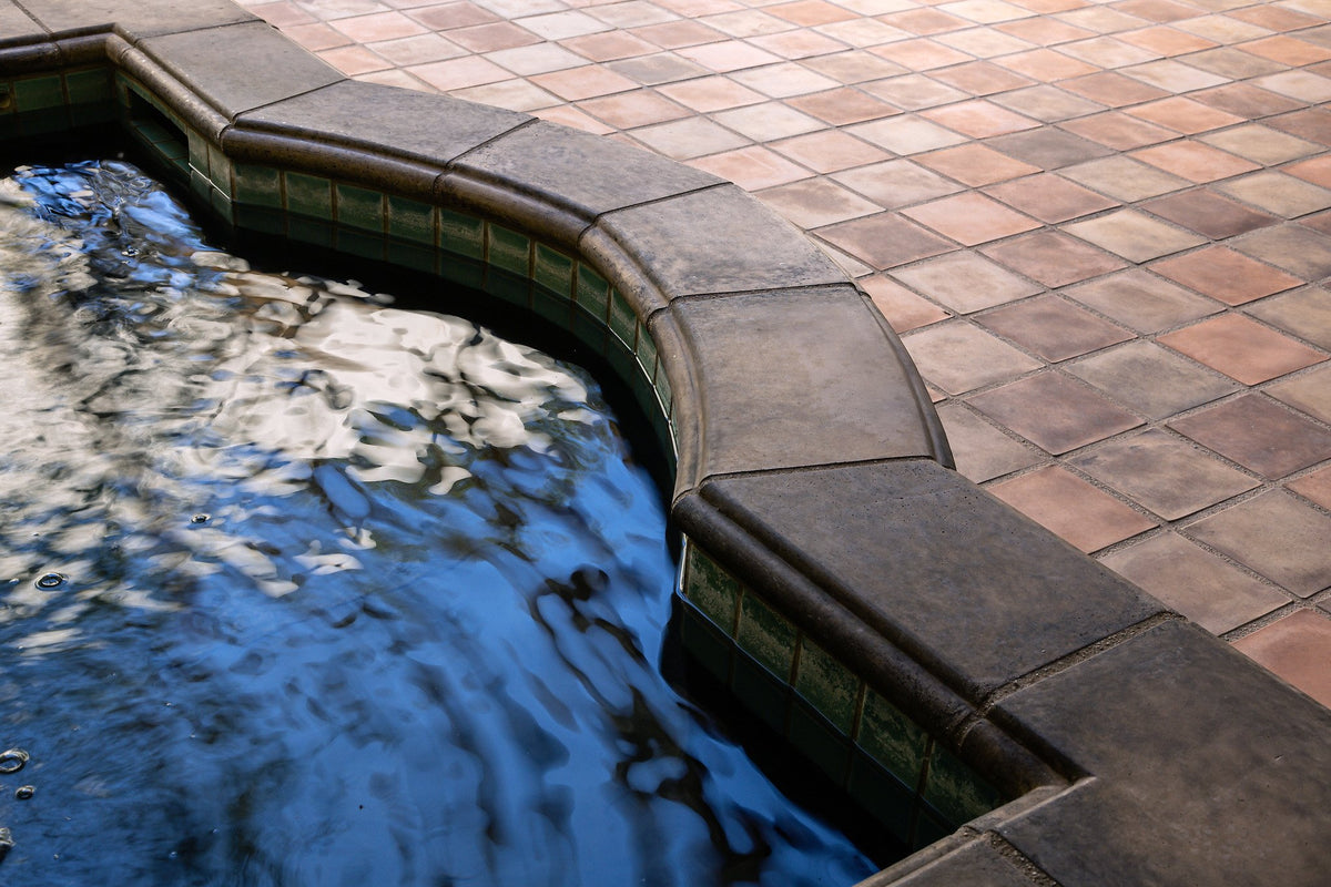 Fountain basin with Cotto Gold cap